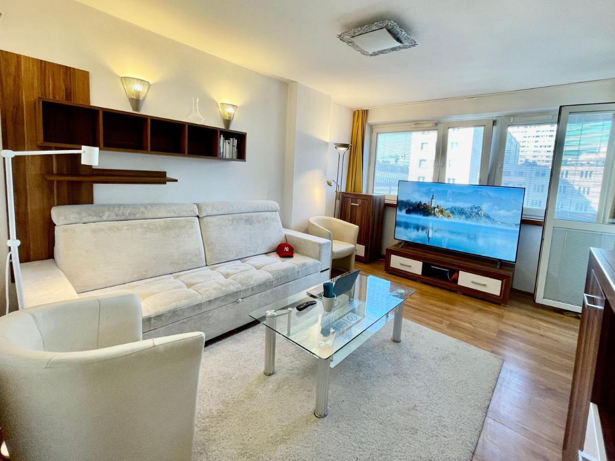 Апартаменти Sushi Metro Wifi 500 Mbs, 70'tv Netflix Appletv+ *
