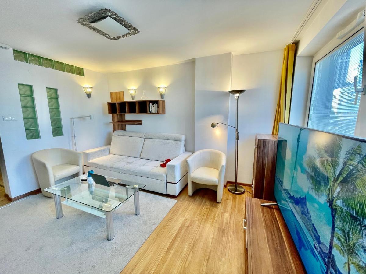 Apartament Sushi Metro Wifi 500 Mbs, 70'tv Netflix Appletv+ Warszawa